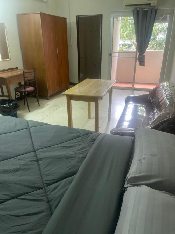 Viriyapon2 Apartman Bangkok Kültér fotó